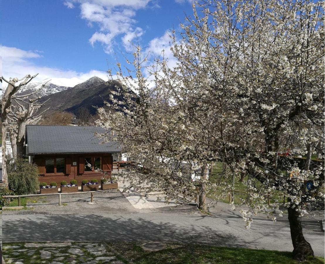 Bungalows Nou Camping La Guingueta D'Aneu Exterior photo