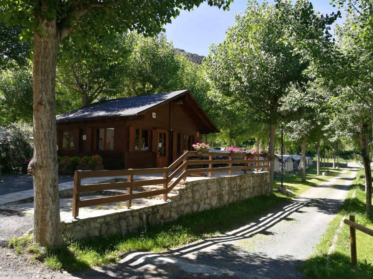 Bungalows Nou Camping La Guingueta D'Aneu Exterior photo