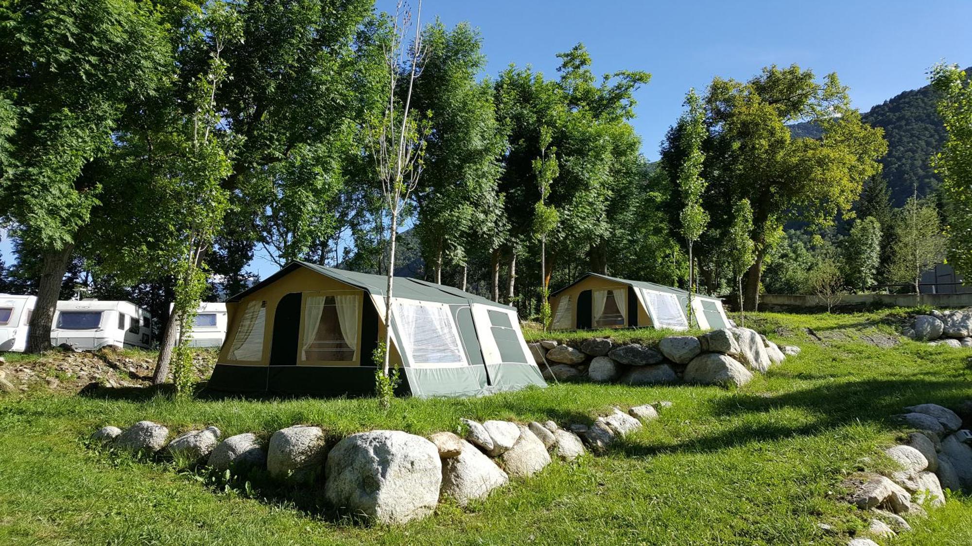 Bungalows Nou Camping La Guingueta D'Aneu Exterior photo