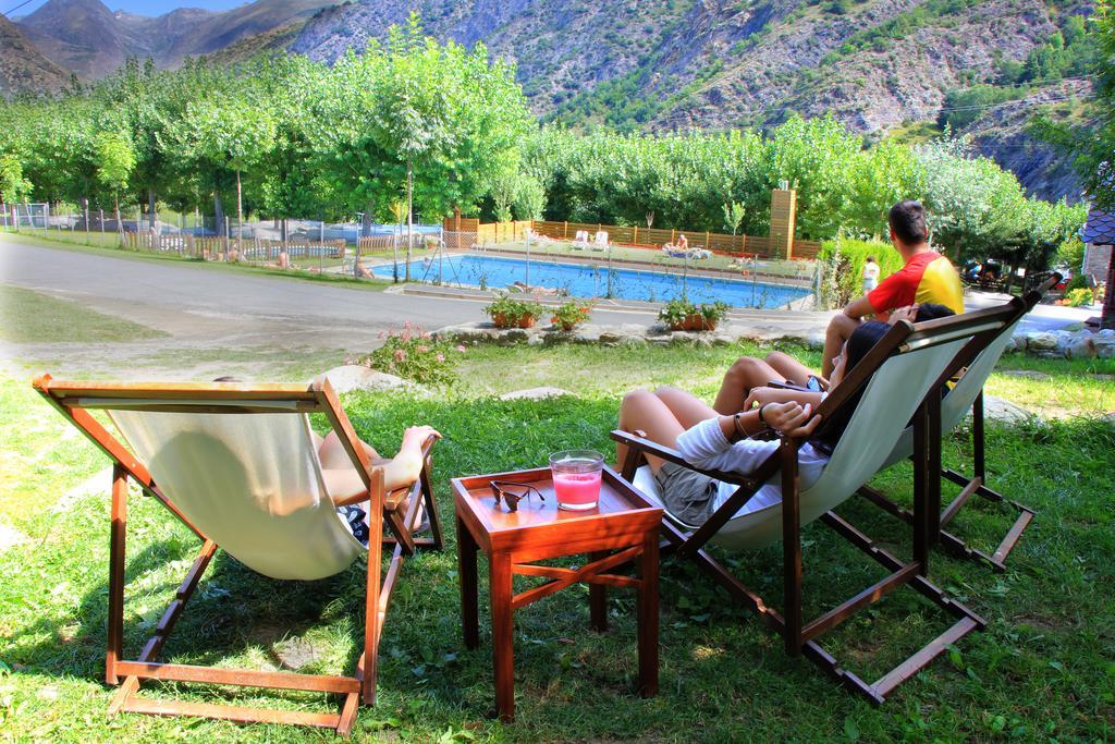 Bungalows Nou Camping La Guingueta D'Aneu Exterior photo