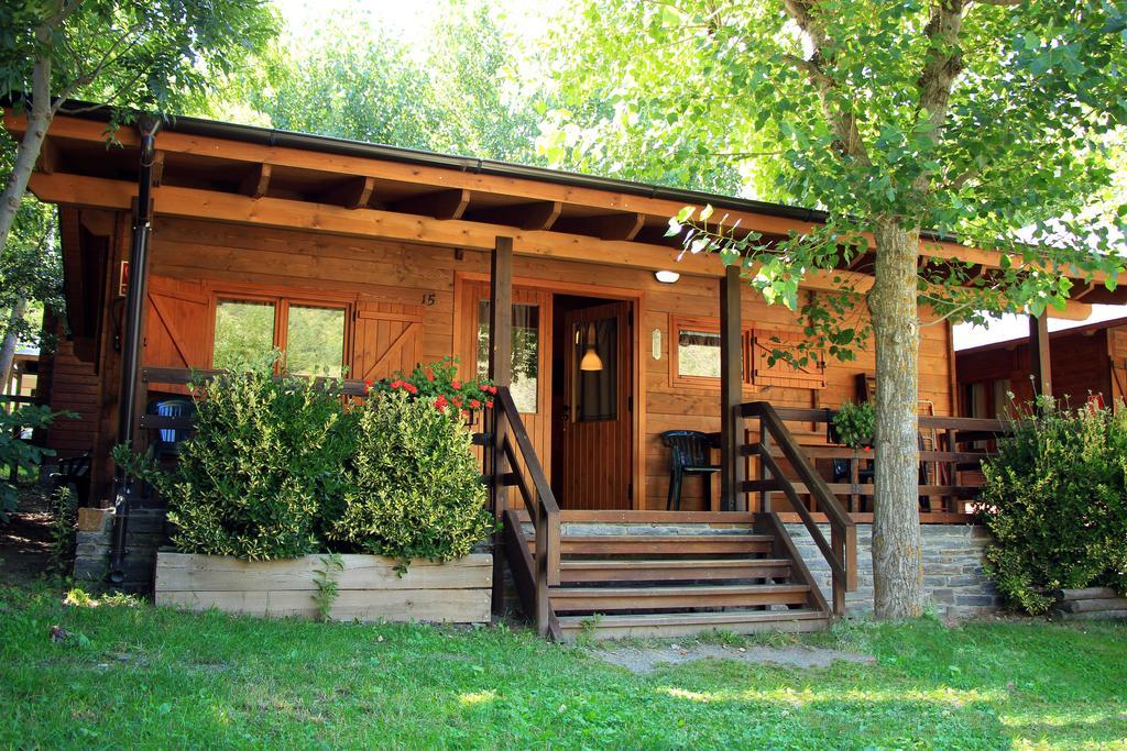 Bungalows Nou Camping La Guingueta D'Aneu Exterior photo