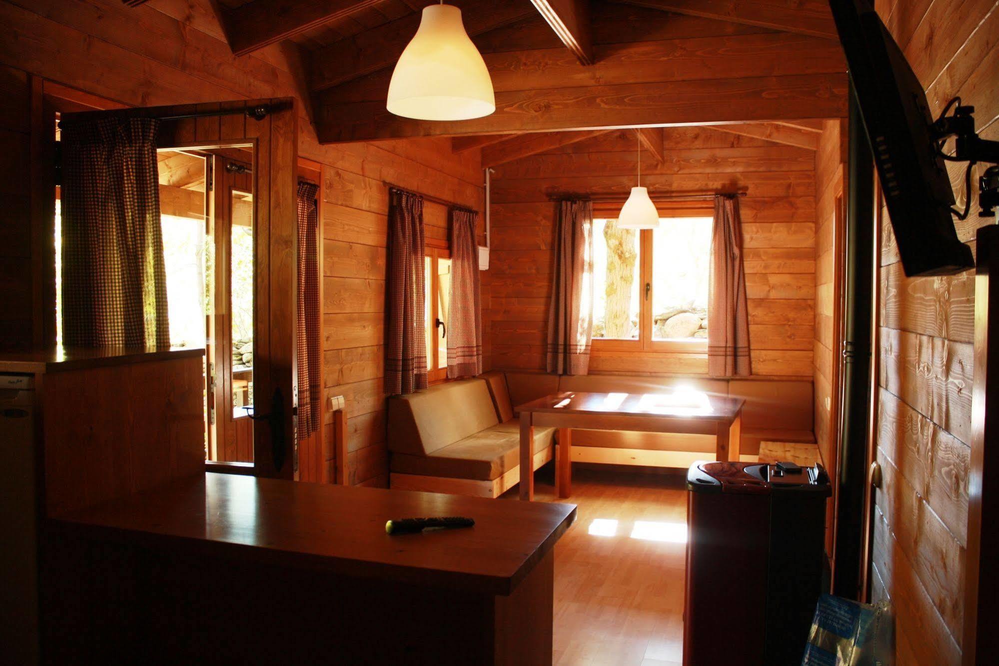 Bungalows Nou Camping La Guingueta D'Aneu Exterior photo